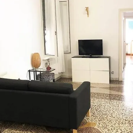 Liberta 11 - Traditional Genovese Appartement